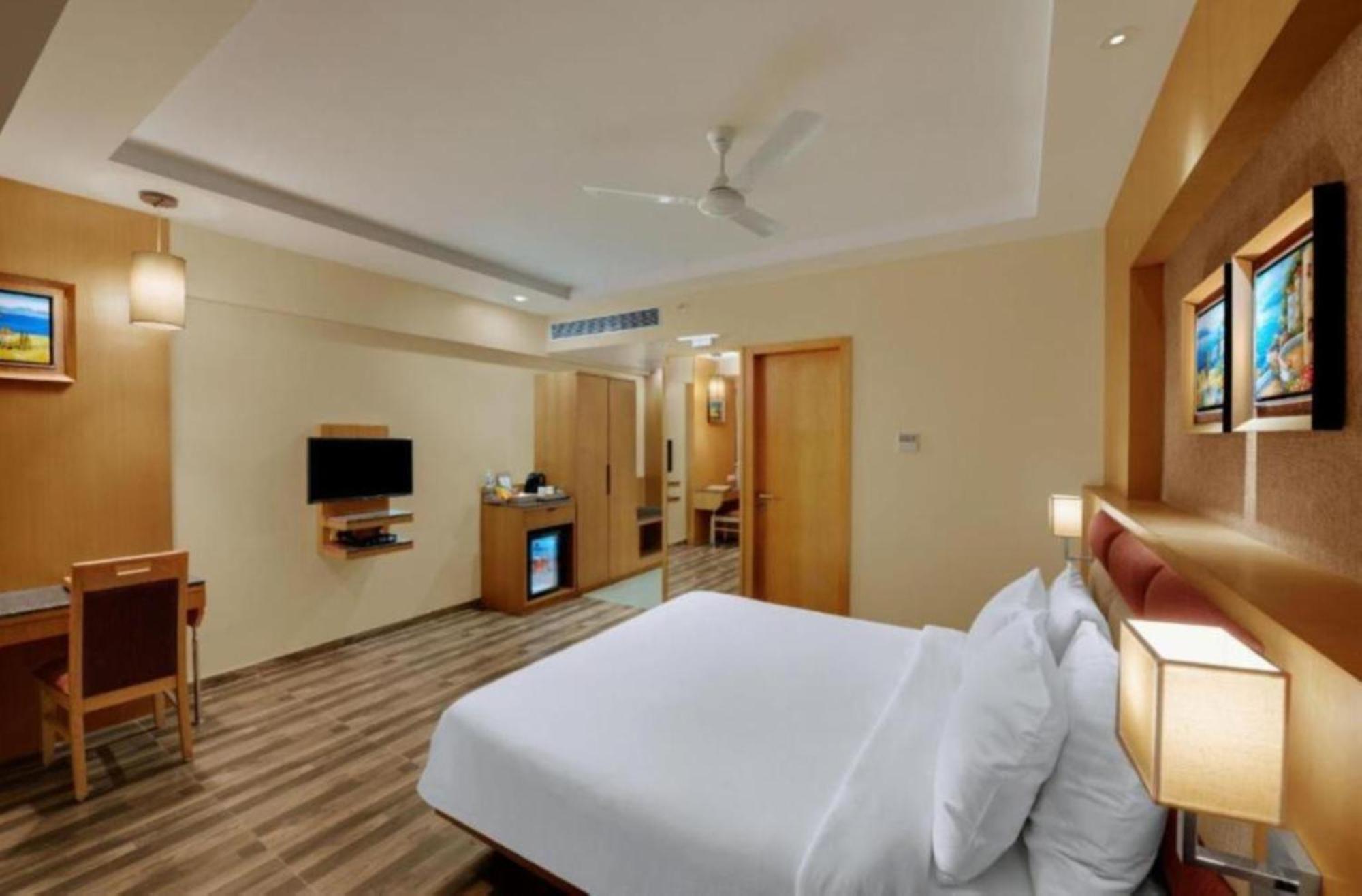 Hotel Seven Inn Near Delhi Airport New Delhi Eksteriør bilde